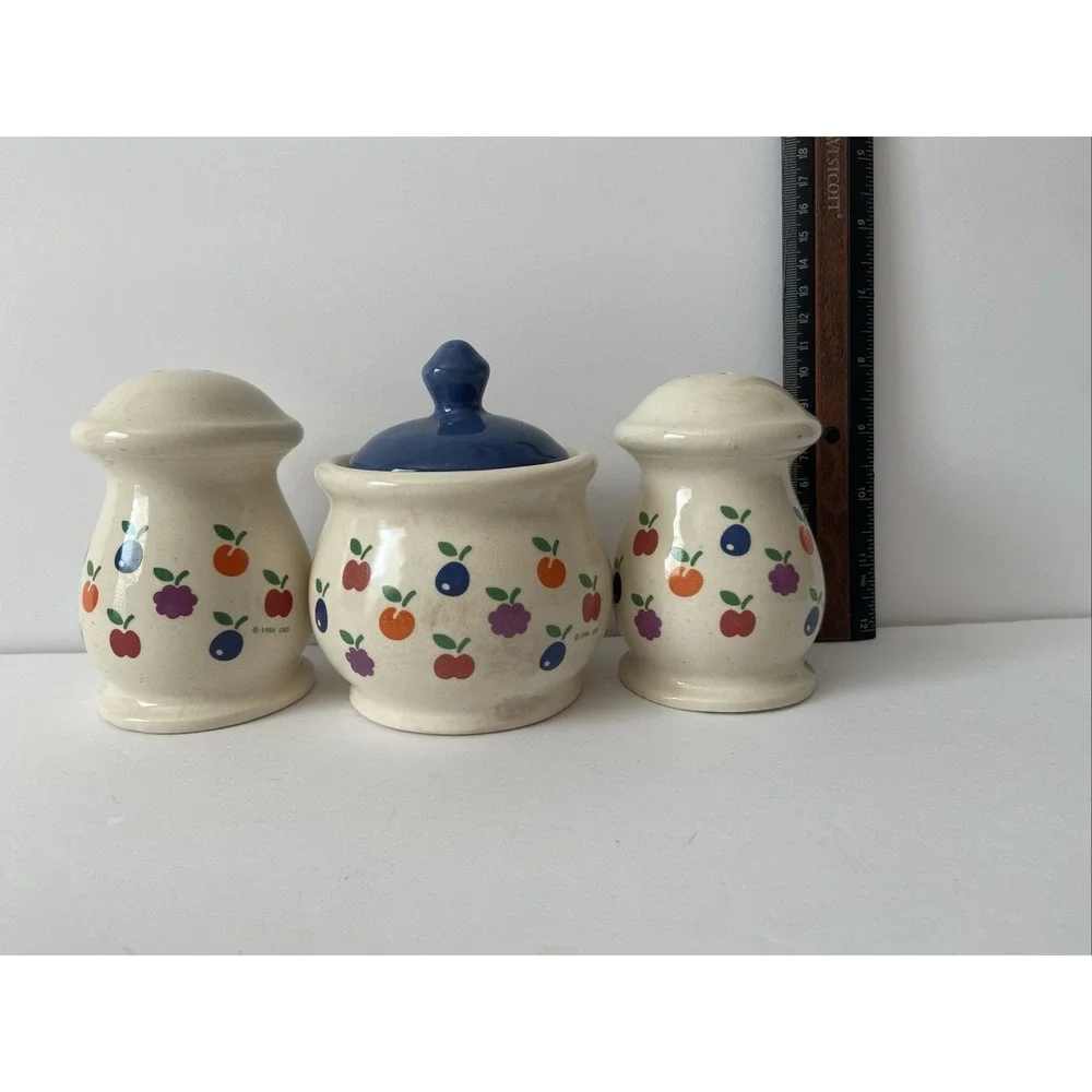 Vintage 1984 New Avenues Orchard Salt Pepper‎ & Sugar Bowl Set